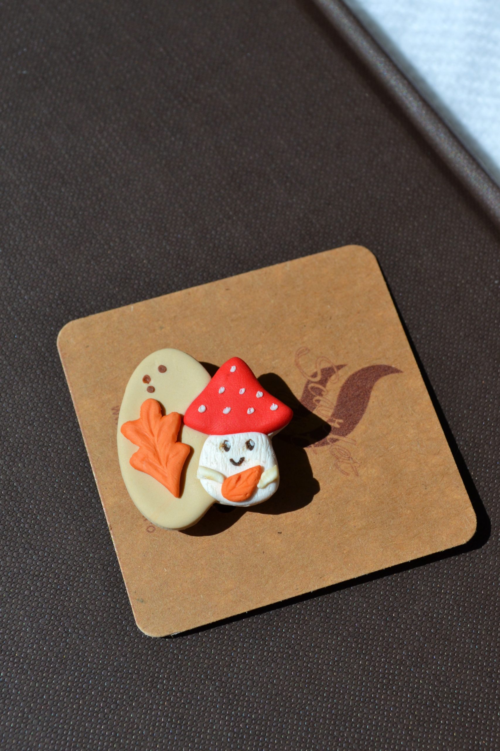 Broșă ciupercuță - Imagine 2