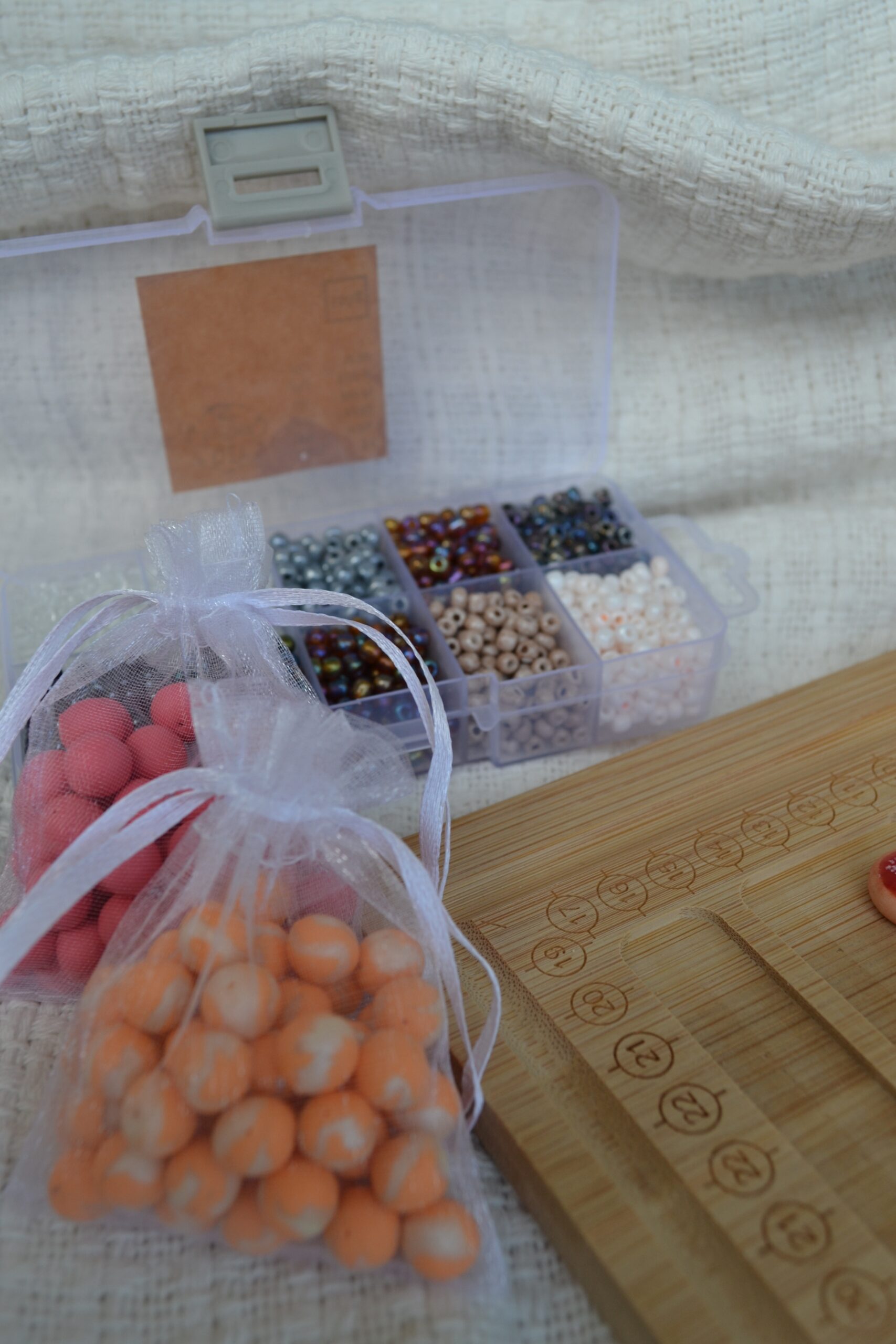 Colier roz cu prăjituri - Imagine 8