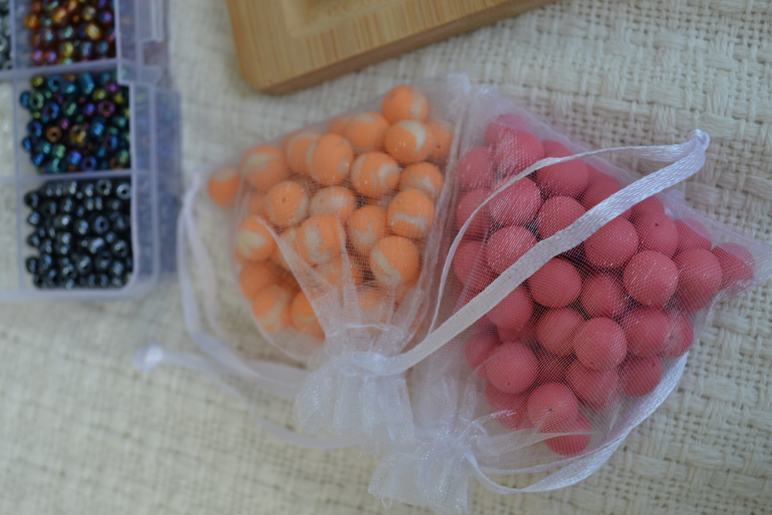 Colier roz cu prăjituri - Imagine 5