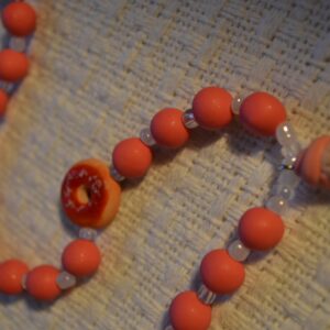 Colier roz cu prăjituri - Imagine 7