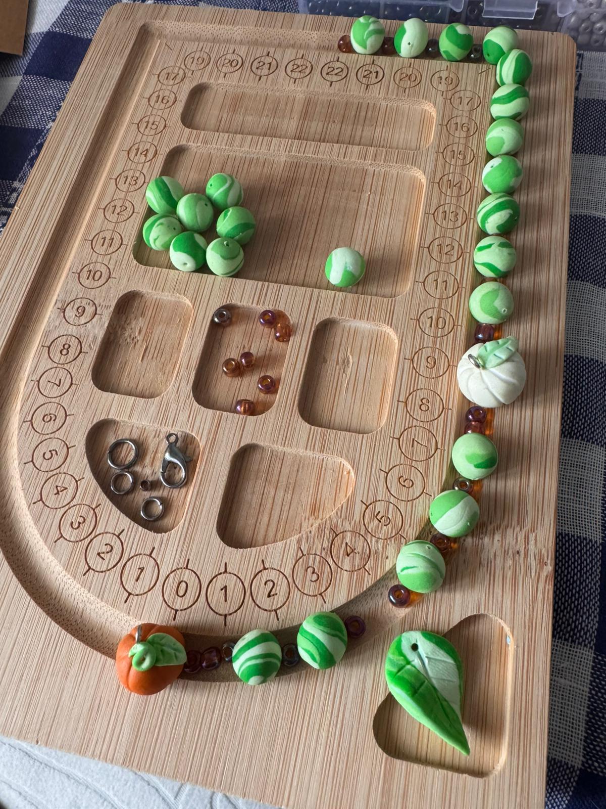 Colier verde cu dovlecei - Imagine 4