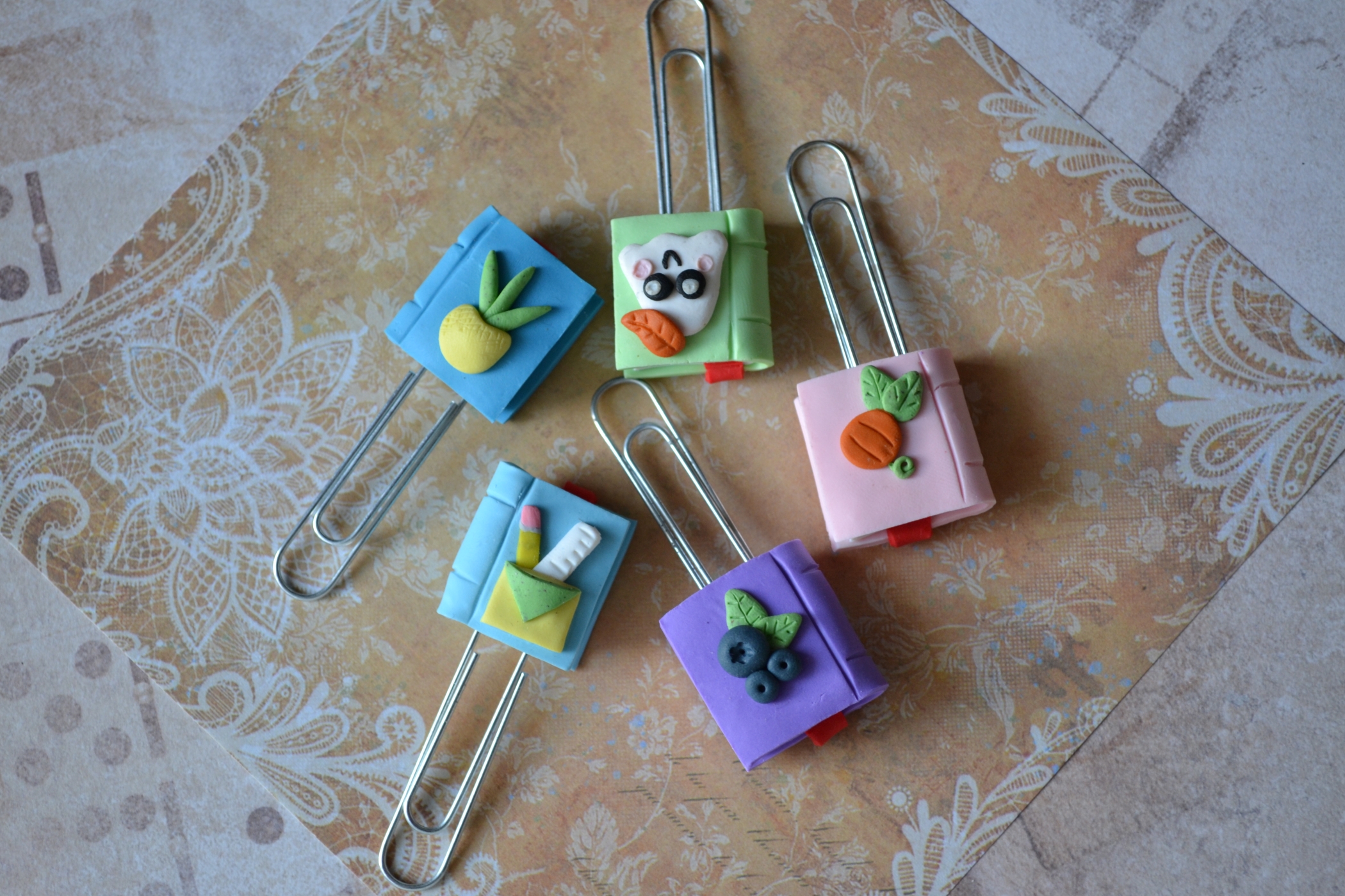 Agrafă de carte - Imagine 1