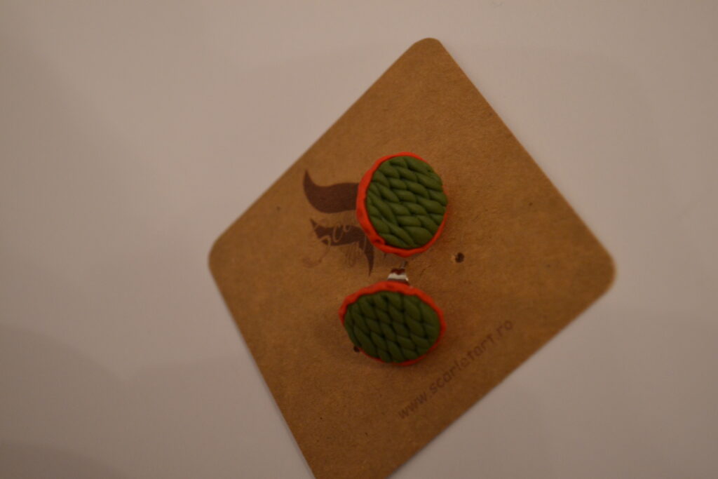 Cercei tricot
