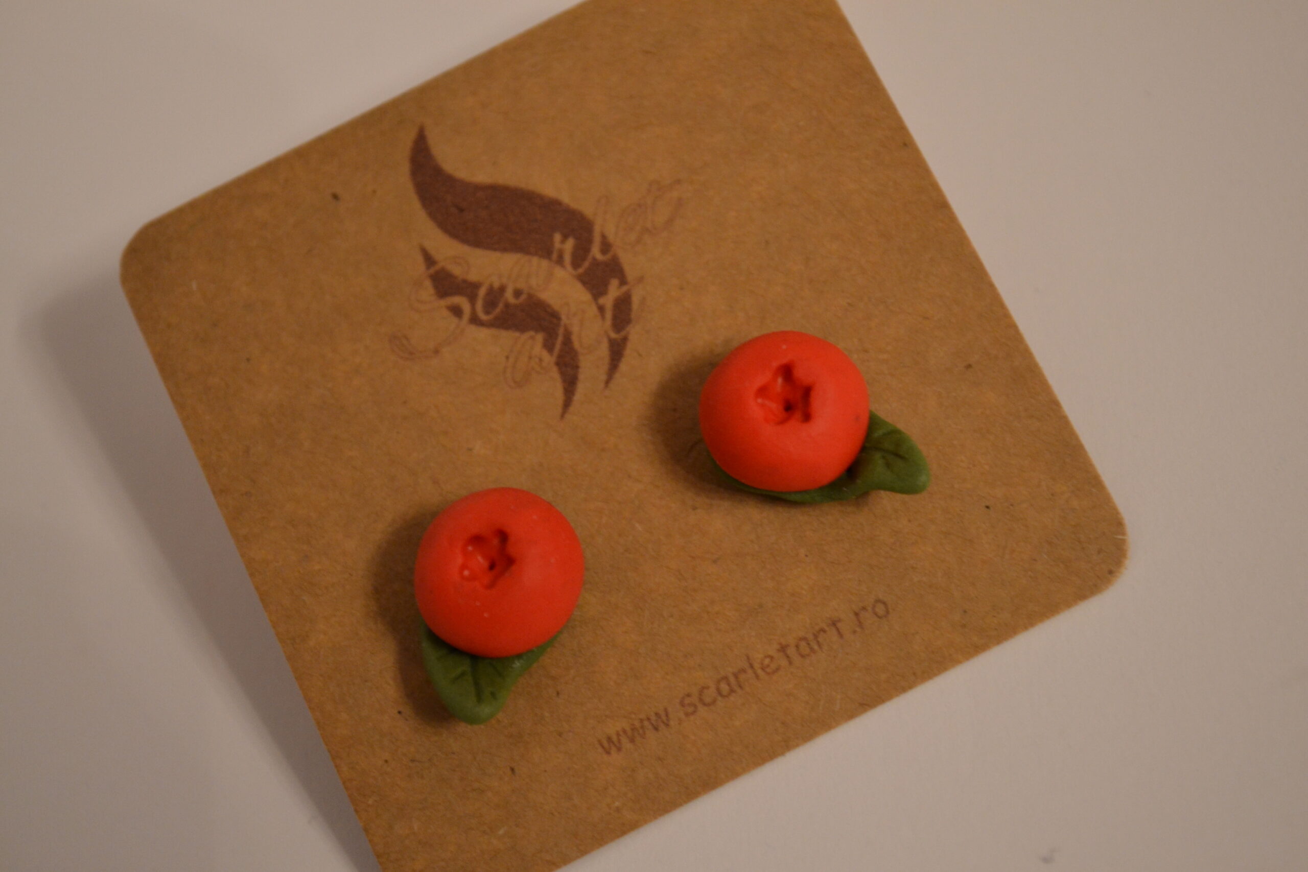 Cercei afine roșii cu frunze - Imagine 1