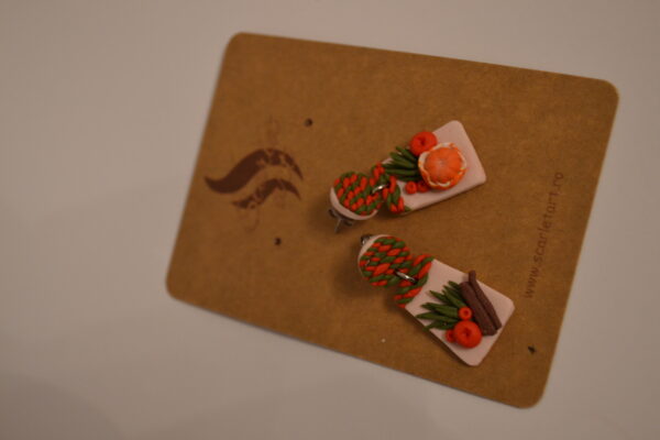 Cercei tricot cu elemente de Crăciun