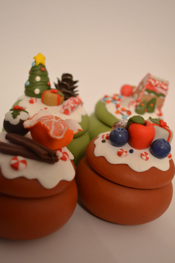 Lumânare decorată cu fructe