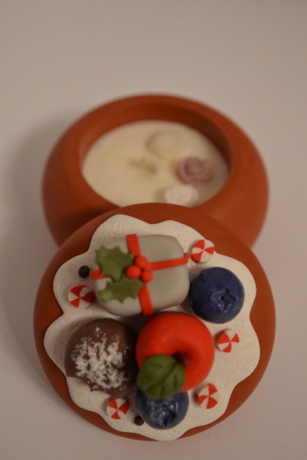 Lumânare decorată cu fructe