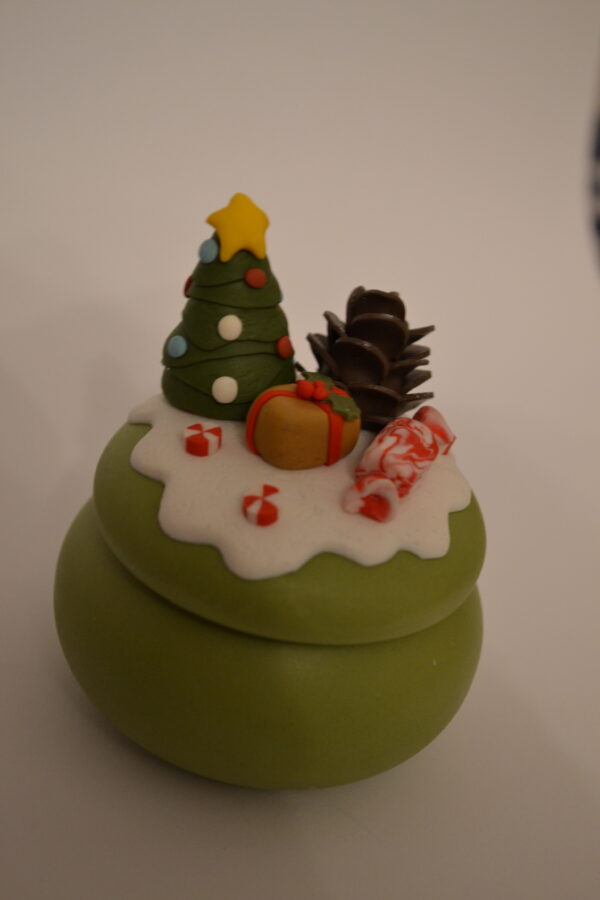 Lumânare decorată cu Brăduț