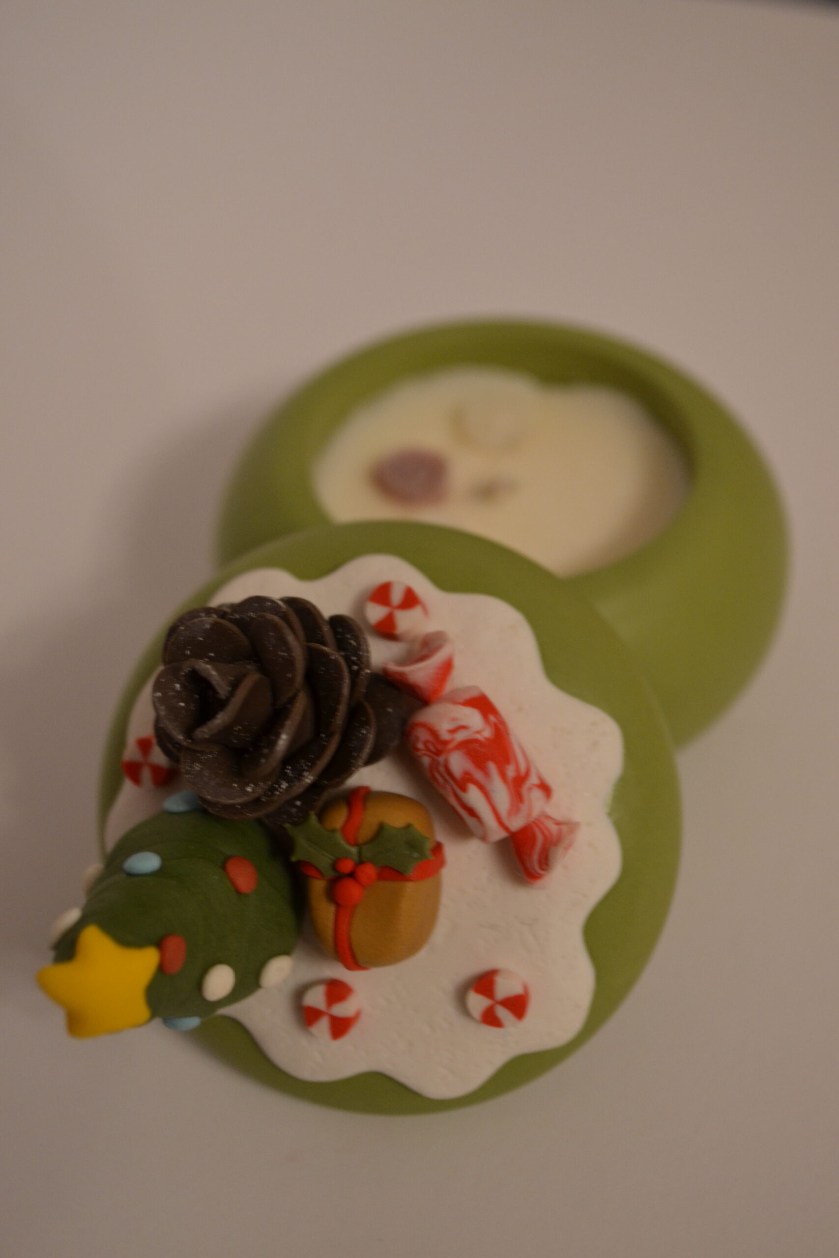 Lumânare decorată cu Brăduț - Imagine 1