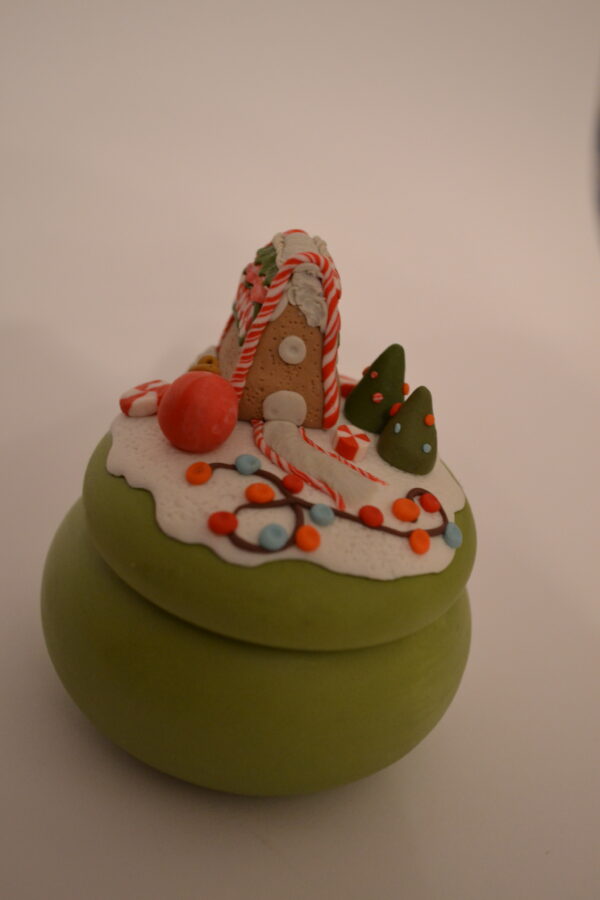 Lumânare decorată cu Căsuță