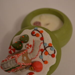 Lumânare decorată cu Căsuță