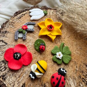 Broșă mistery mărțișor