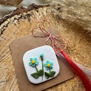 Broșă flori de primăvară albastre