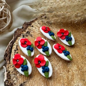 Broșă maci si afine