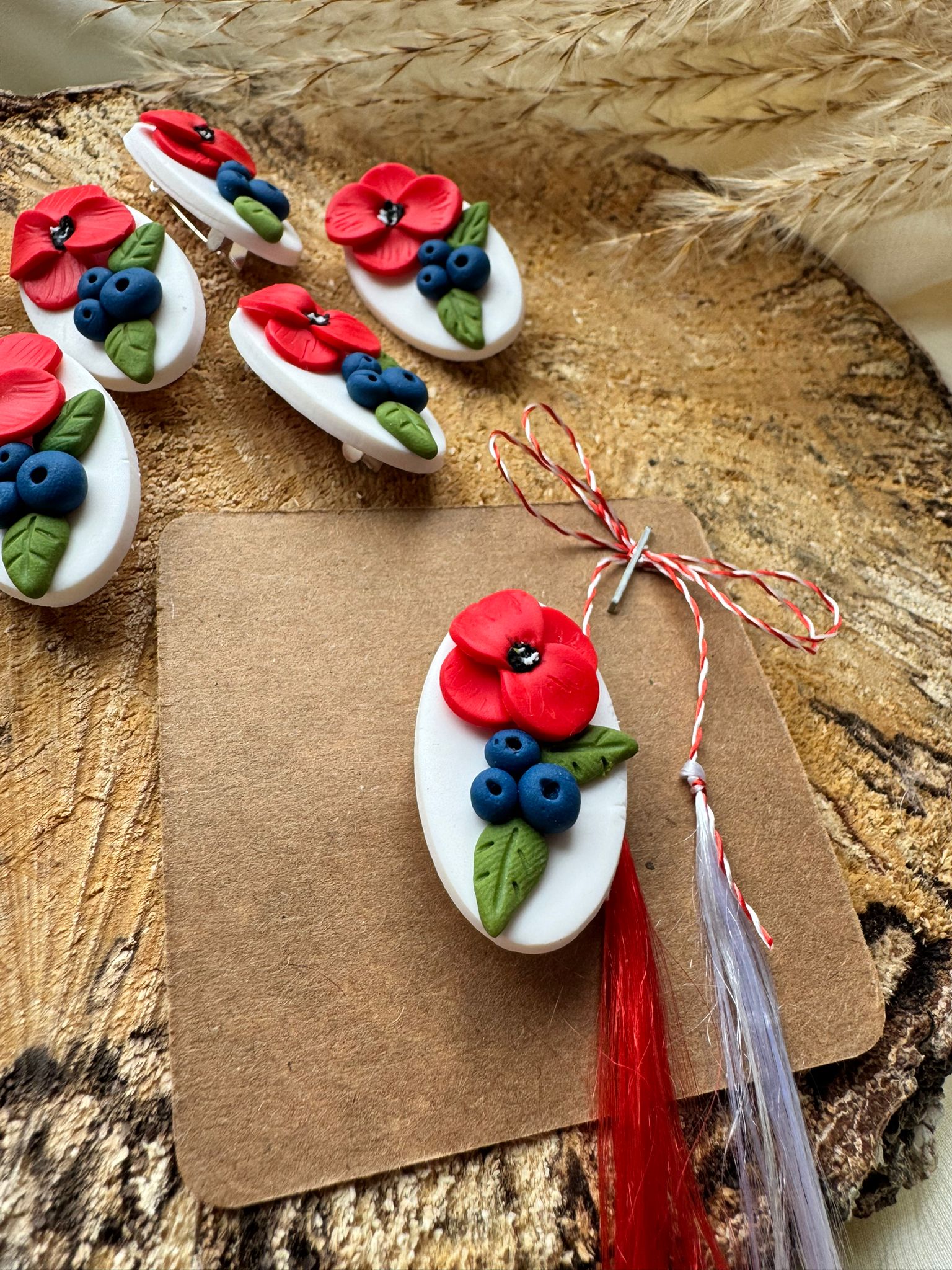 Broșă maci si afine - Imagine 2