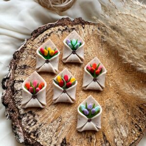 Broșă plic cu lalele - Imagine 3