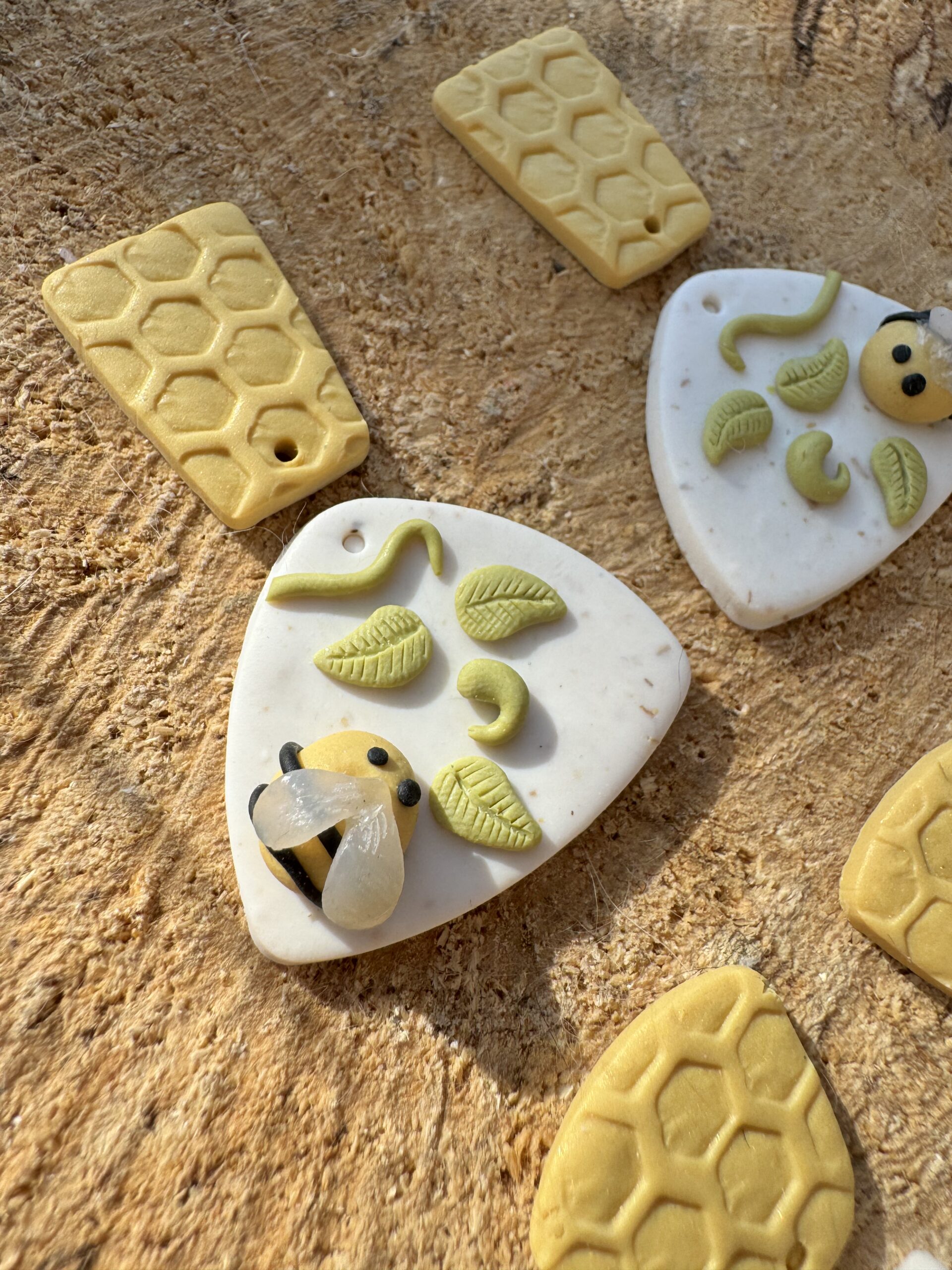 Cercei fagure cu albină - Imagine 4