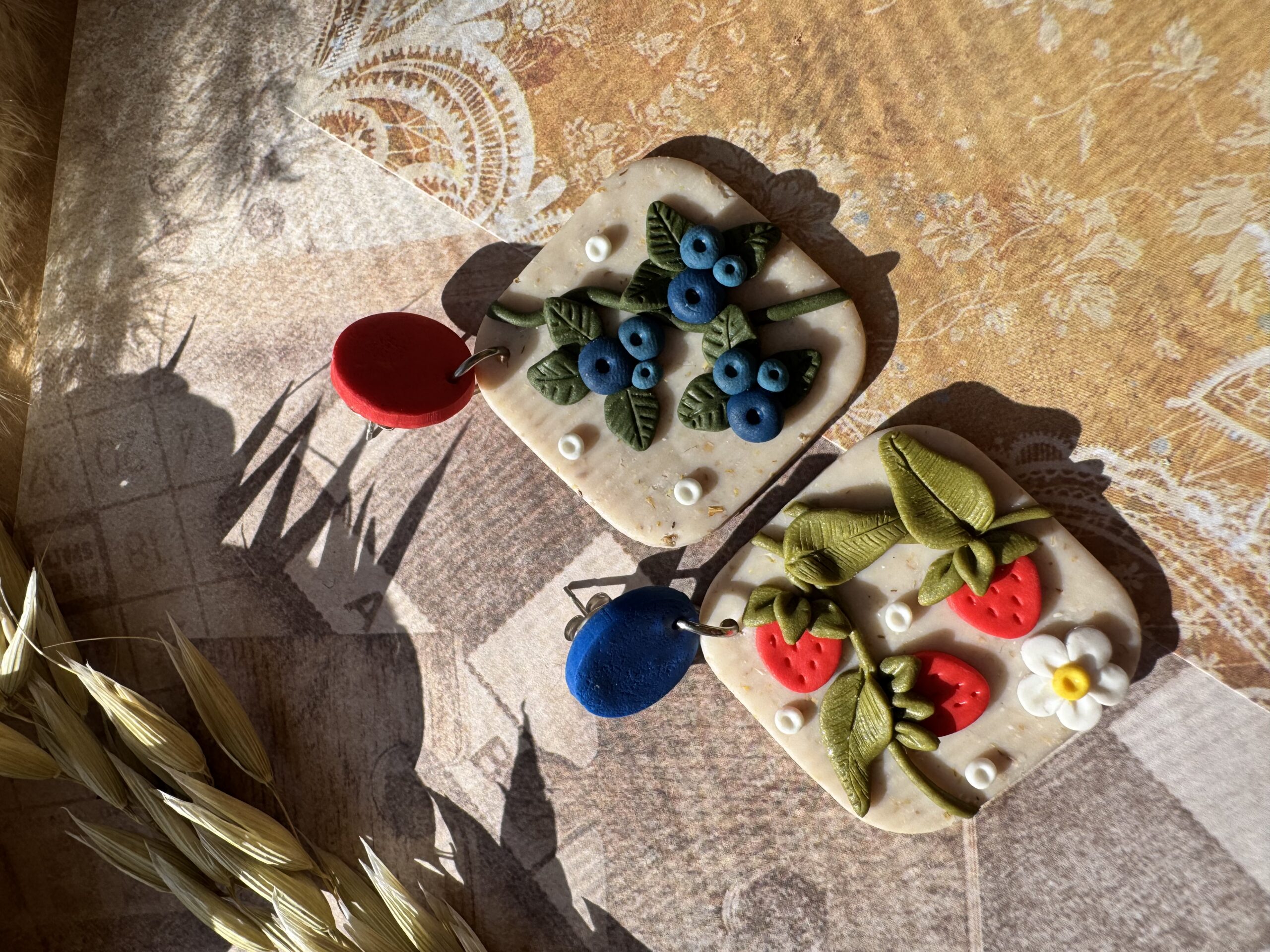 Cercei afine și căpșune - Imagine 1