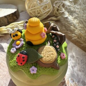 Lumânare decorată cu elemente de primăvară - Imagine 5